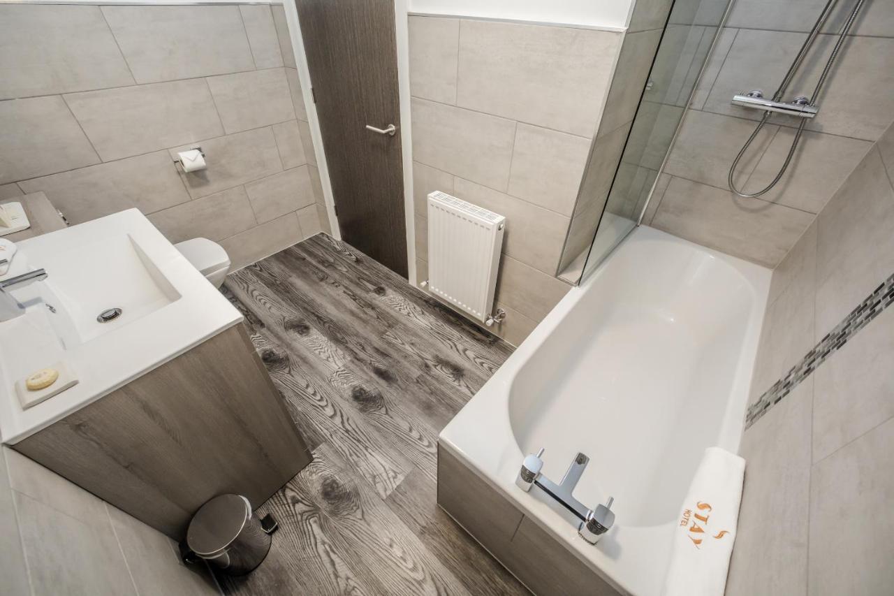 Stay Hotel ฮัดเดอร์สฟิลด์ ภายนอก รูปภาพ